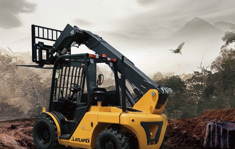 Многофункциональный телескопический грузовик ATLAPEX ATF30-45 4WD: универсальное решение для современных транспортных нужд.