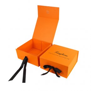 фабрика подарочных коробок с лентами