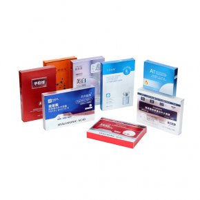 Складная картонная коробка