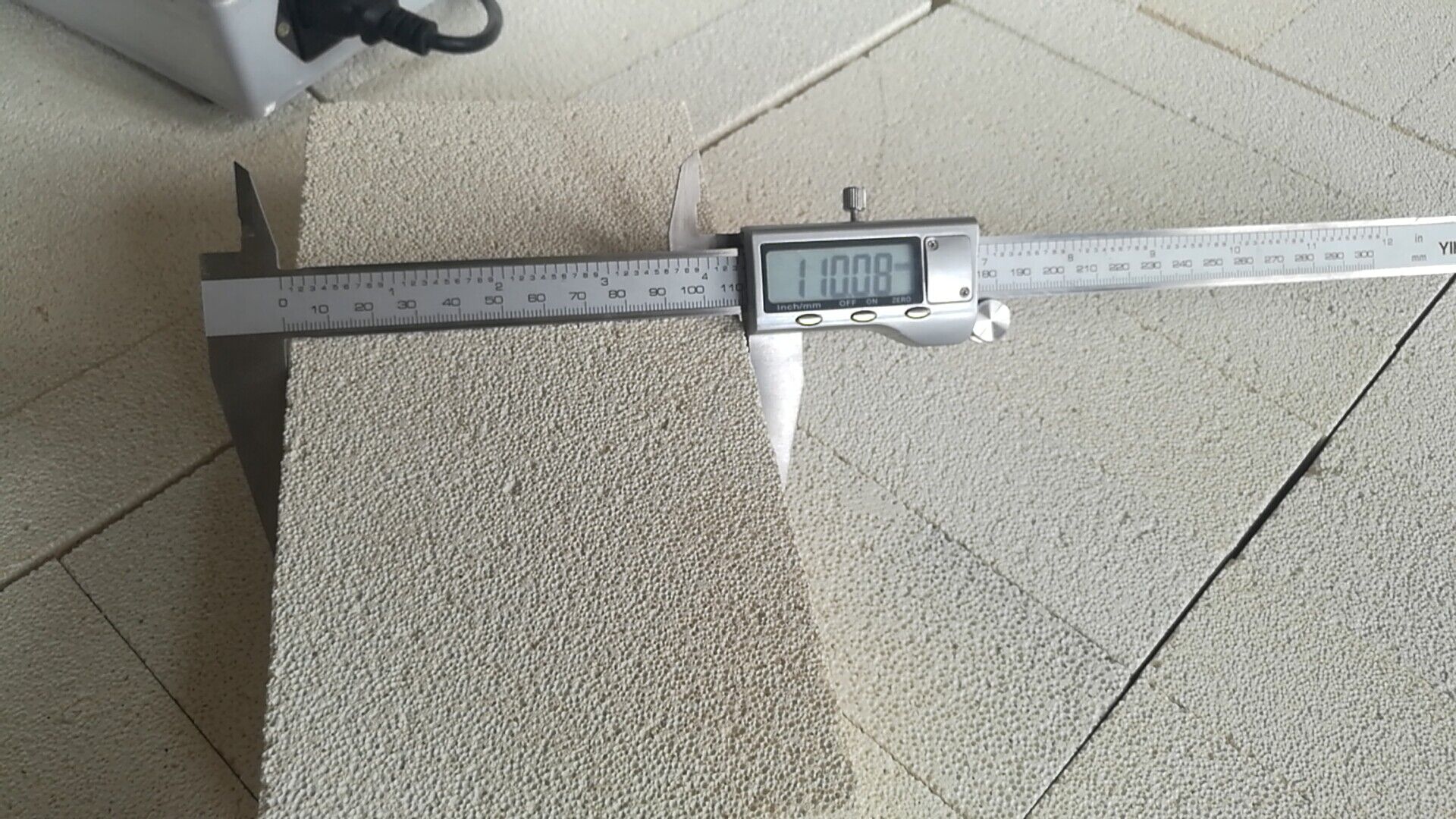 Теплоизоляционный кирпич