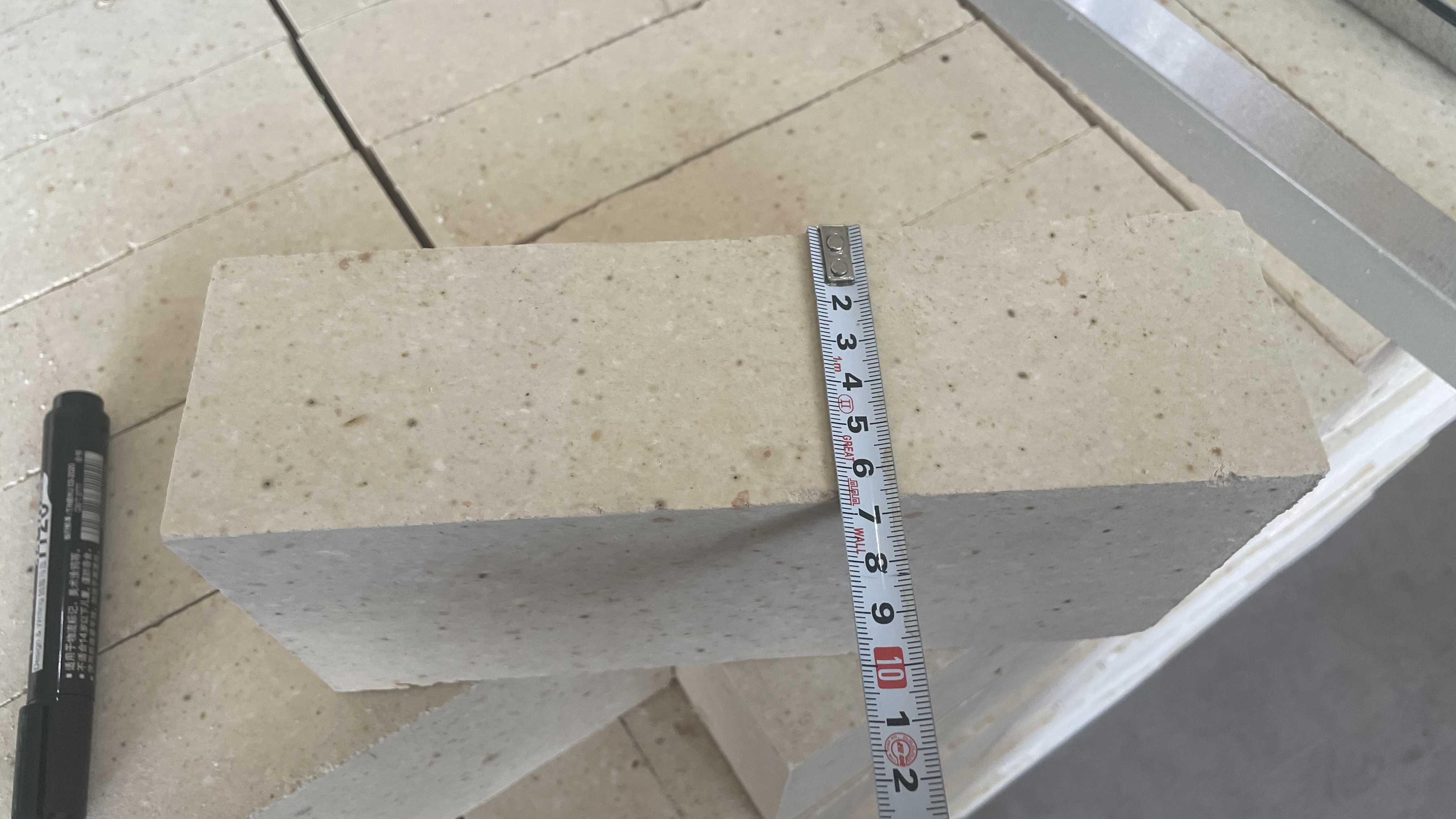 высокоглиноземистые огнеупорные кирпичи