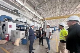 Председатель совета директоров Хуан Баодун возглавил команду Huashida для обслуживания клиентов в Казахстане