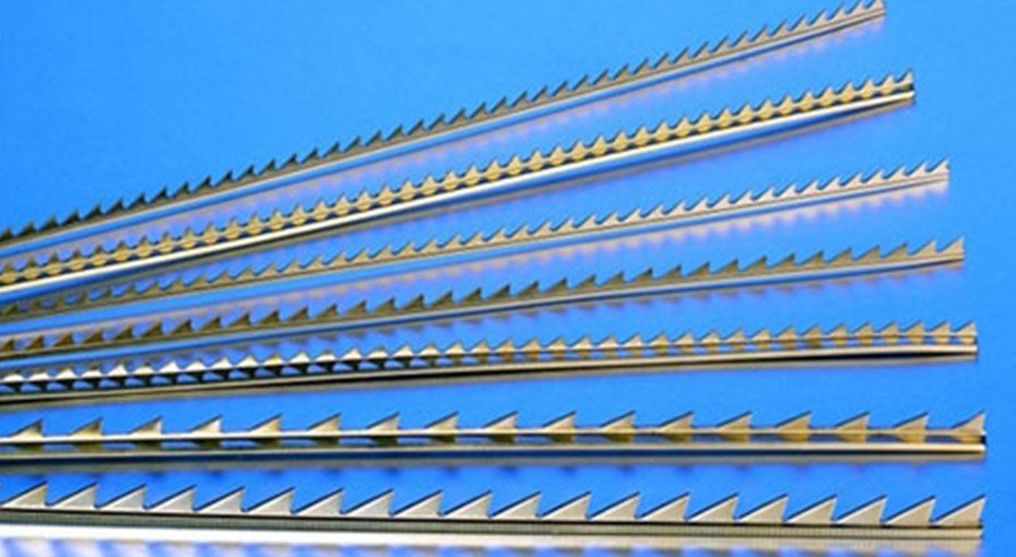 Карточная проволока для одежды