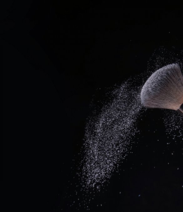 Дистеарат этиленгликоля: химические свойства, применение и преимущества в средствах личной гигиены и промышленных товарах.