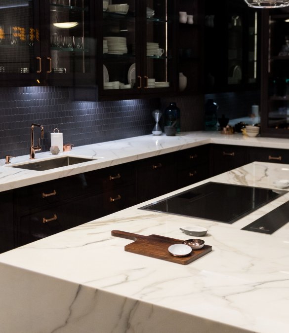 Высокоэффективная формула УФ-лака для мраморных поверхностей