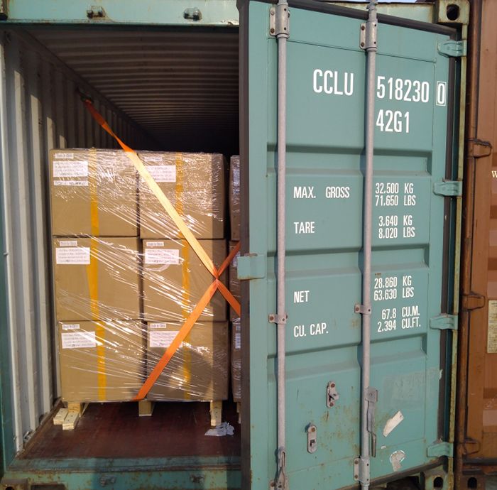 在集装箱内结实加固 (3)