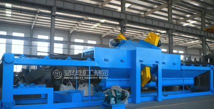 Готовность в голубом: Индивидуальная ленточная дробеструйная машина Qingdao Puhua завершила пусконаладку и готовится к поставке заказчику в сфере точного производства