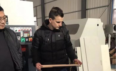 Клиент из Словении посетил компанию YINGZHUO.