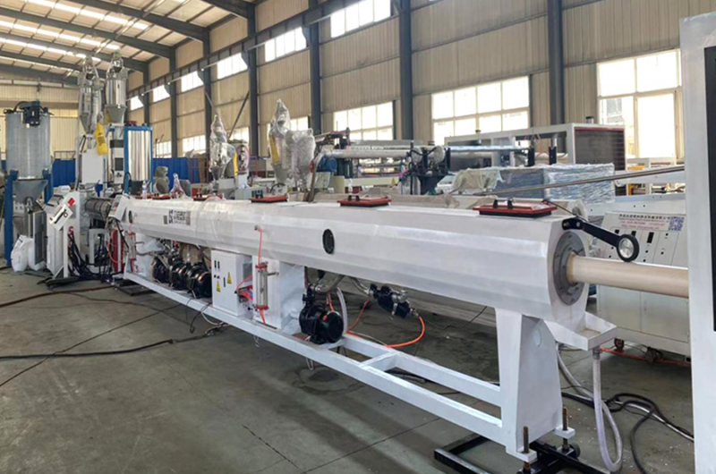 Вакуумный калибровочный ящик + бак для распылительной воды