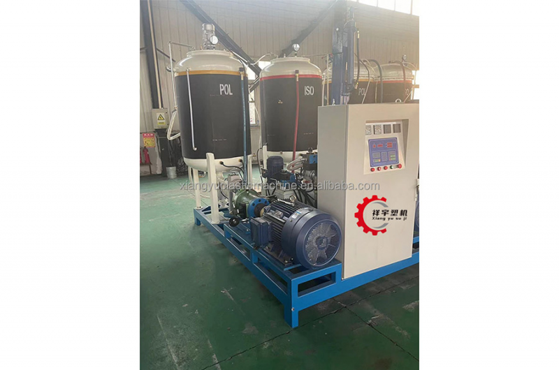 Машина для вспенивания полиуретана под высоким давлением