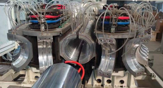 Принцип работы машины для формования двухслойных гофрированных труб