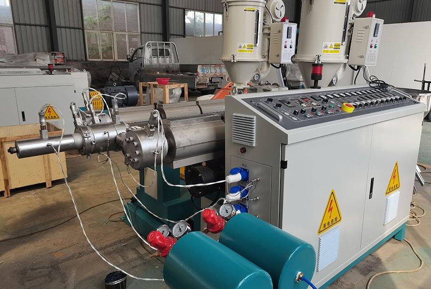 Double wall corrugated pipe extrusion line
