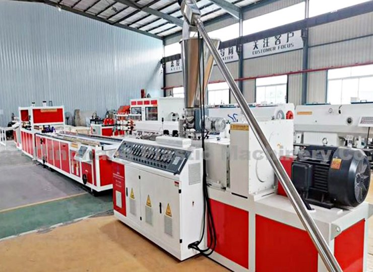 Линия по производству пластиковых профилей из ПВХ