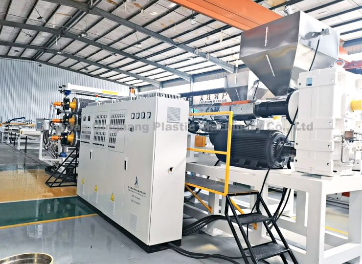 Линия по производству полиэтиленовых плит Qinghang