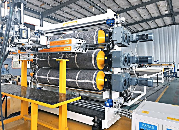 ЛИНИЯ ЭКСТРУЗИИ ПАНЕЛЕЙ ПВХ