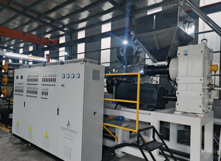 Линия по производству стеновых панелей из ПВХ Qinghang