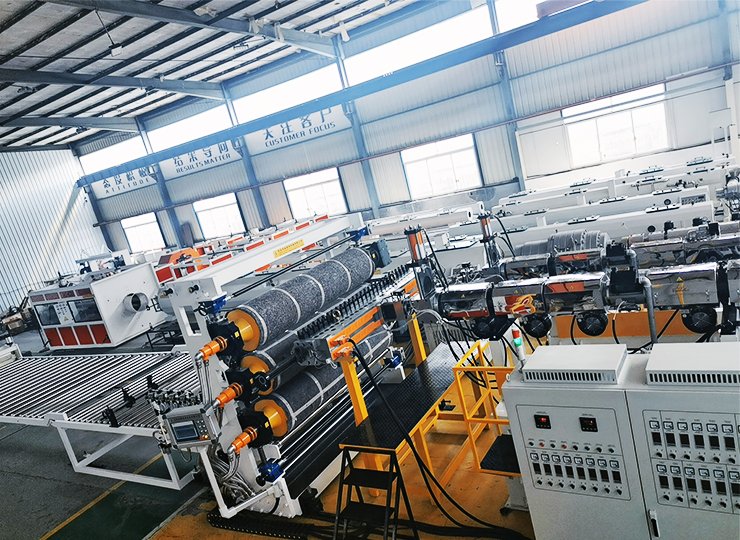 Линия экструзии ПП/ПЭ-картона — высокопроизводительное решение для упаковки, термоформования и промышленных листов