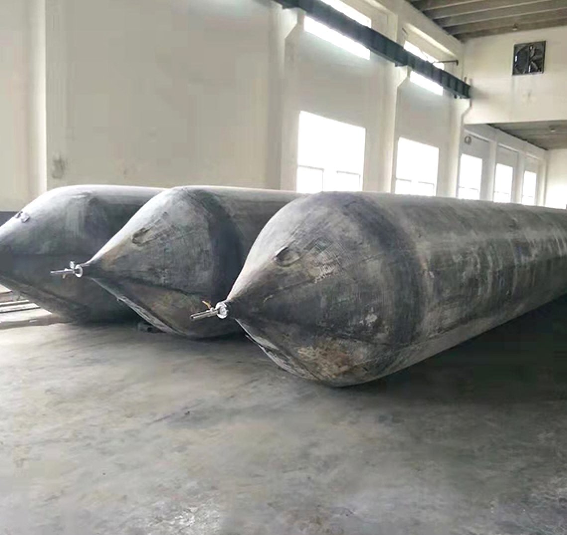 Подушка безопасности для морских судов высокого давления