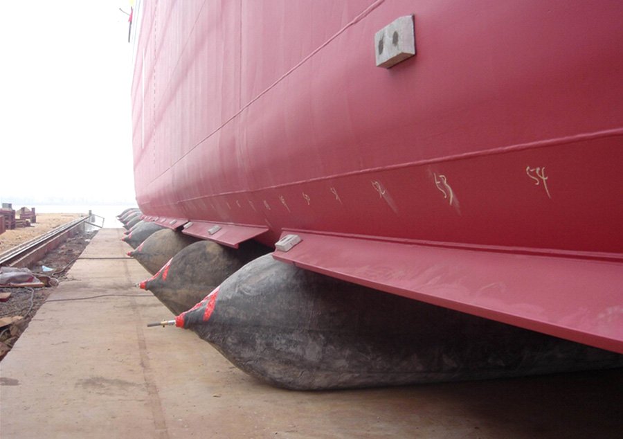 Преимущества подушек безопасности для судов высокого давления