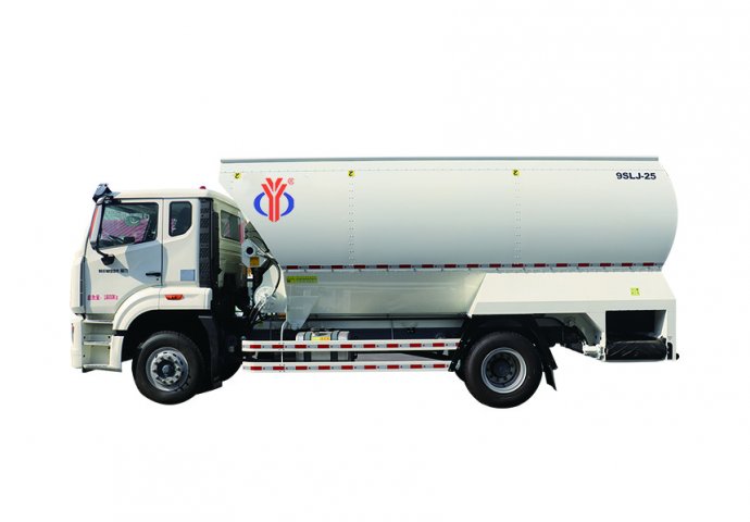 Разбрасыватель кормов полного смешивания объемом 25 м³