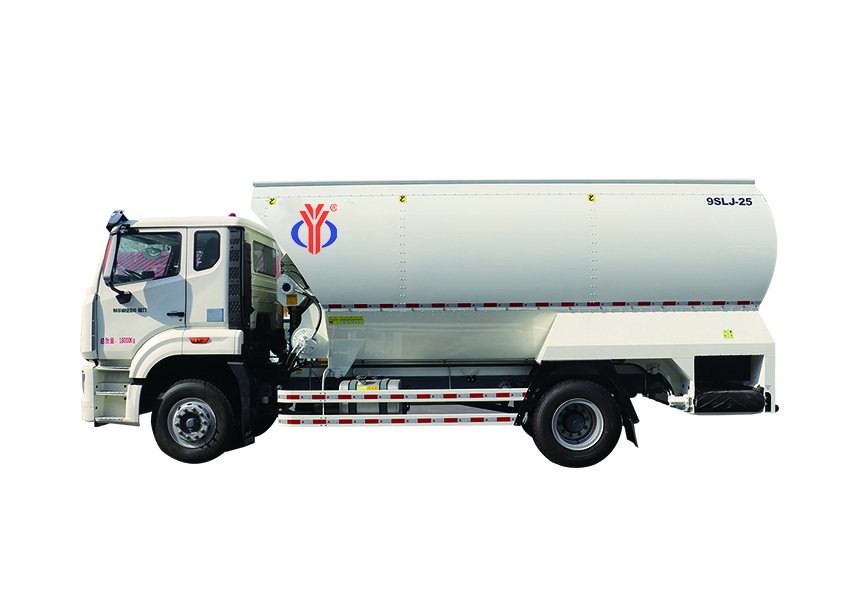 Разбрасыватель кормов полного смешивания объемом 25 м³