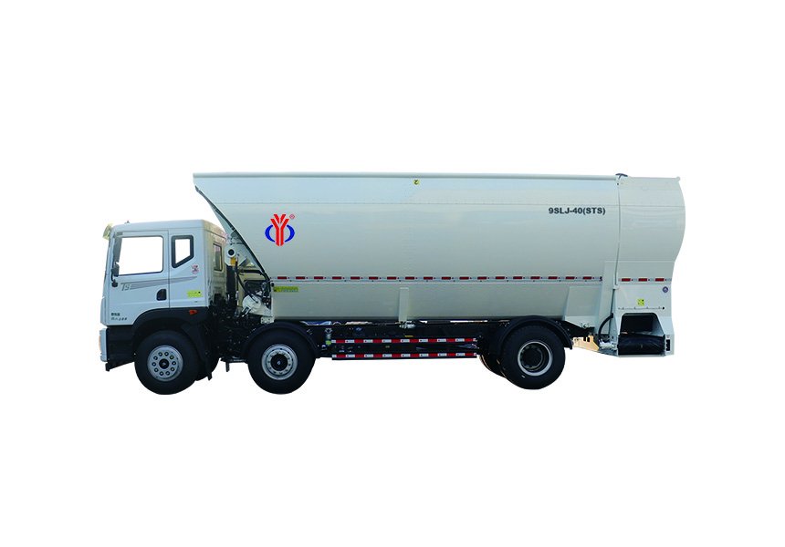 Разбрасыватель полуфабрикатов объемом 40 м³