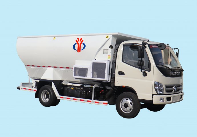 Машина для разбрасывания песка объемом 8 м³ (версия для метания песка)