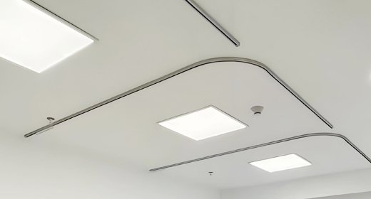 Выбор формы направляющей для больничных штор в зависимости от планировки помещения