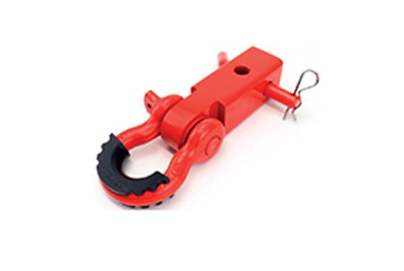 Красный костюм с закругленным носком и завышенной талией.