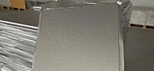 Сравнительный анализ промышленных высокотемпературных теплоизоляционных материалов: различия в инженерном применении наномикропористых плит и плит из керамического волокна