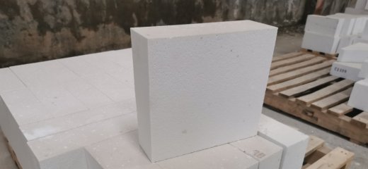 Корундовый кирпич: высокоэффективный огнеупор для экстремальных промышленных условий