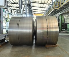 Крупный план кромки кремнистой стали HiB-27/100