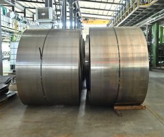 Крупный план поверхности рулона стали HiB-23/90