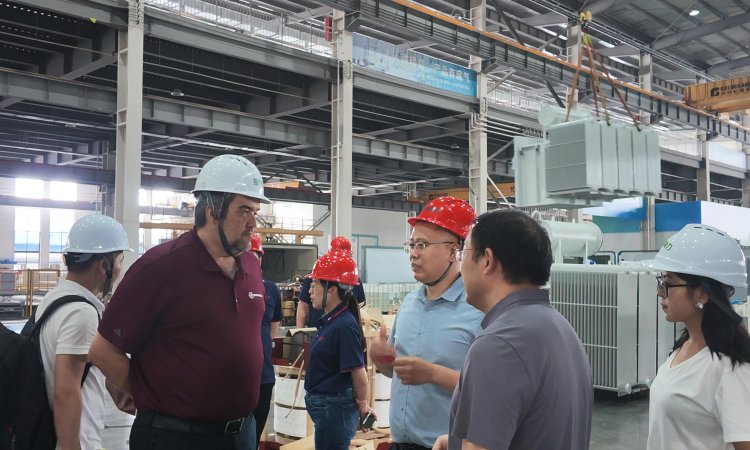 Делегация бразильских клиентов посетила компанию Hubang Power для укрепления партнерства в Южной Америке.
