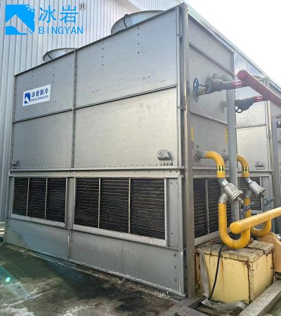 Холодильная камера с использованием промышленного испарительного конденсатора