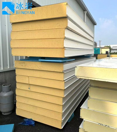 Сэндвич-панель для холодильных камер с сердечником из полиизоцианурата толщиной 180 мм