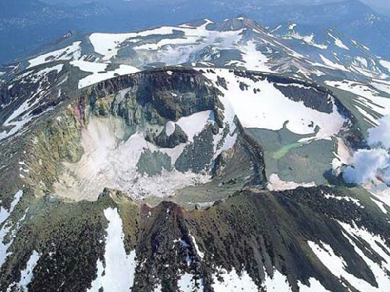 Компания Qingdao Shengtai Silicon Industry Co., Ltd. официально производит 300 000 тонн нового рудника в год.