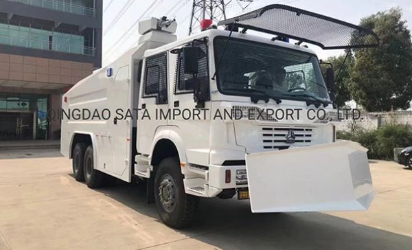 Бронированный водометный грузовик HOWO 6X6