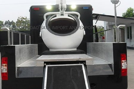 Специальный автомобиль для сноса зданий с удаленным взрывом