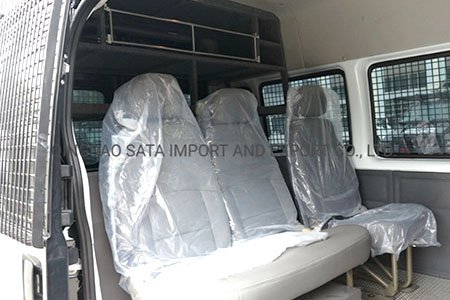 Автомобиль патрульной полиции для борьбы с беспорядками