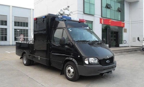 Специальный автомобиль для сноса зданий с удаленным взрывом