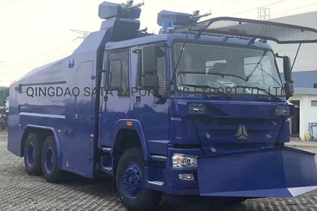 Бронированный водометный грузовик HOWO 6X6