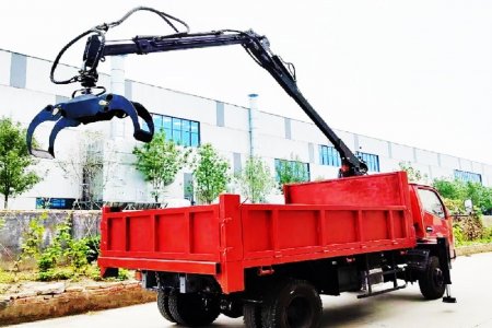 Захват, монтируемый на колесном транспортном средстве