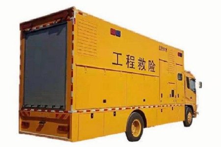 Грузовик Dongfeng для аварийного энергоснабжения и освещения