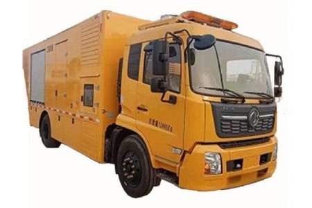 Автомобиль скорой помощи с сопутствующим краном