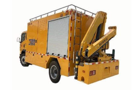 Автомобиль скорой помощи с сопутствующим краном