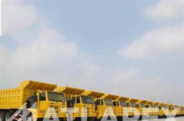 Шина для карьерного самосвала 12.00R24 с глубиной протектора 32,5 мм.