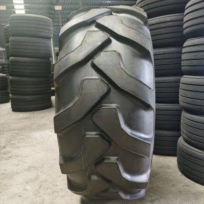 Шины ATLAPEX AT-BKR1 Pro: шины для экскаваторов-погрузчиков, класс защиты R-4, крупный грунт для превосходного сцепления и отличные эксплуатационные характеристики, способствующие завоеванию доли рынка. (1)
