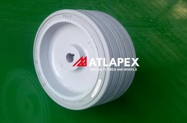 Цельнолитая шина ATLAPEX 10X3 с рисунком протектора SC-RB1: переосмыслите эффективность вашей подъемной и подъемной техники.