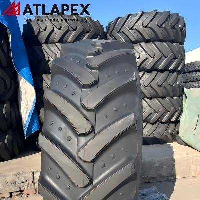 Шина ATLAPEX R4 AT-MT1 для экскаватора-погрузчика: прочность и универсальность для успешной работы в тяжелых условиях. (3)